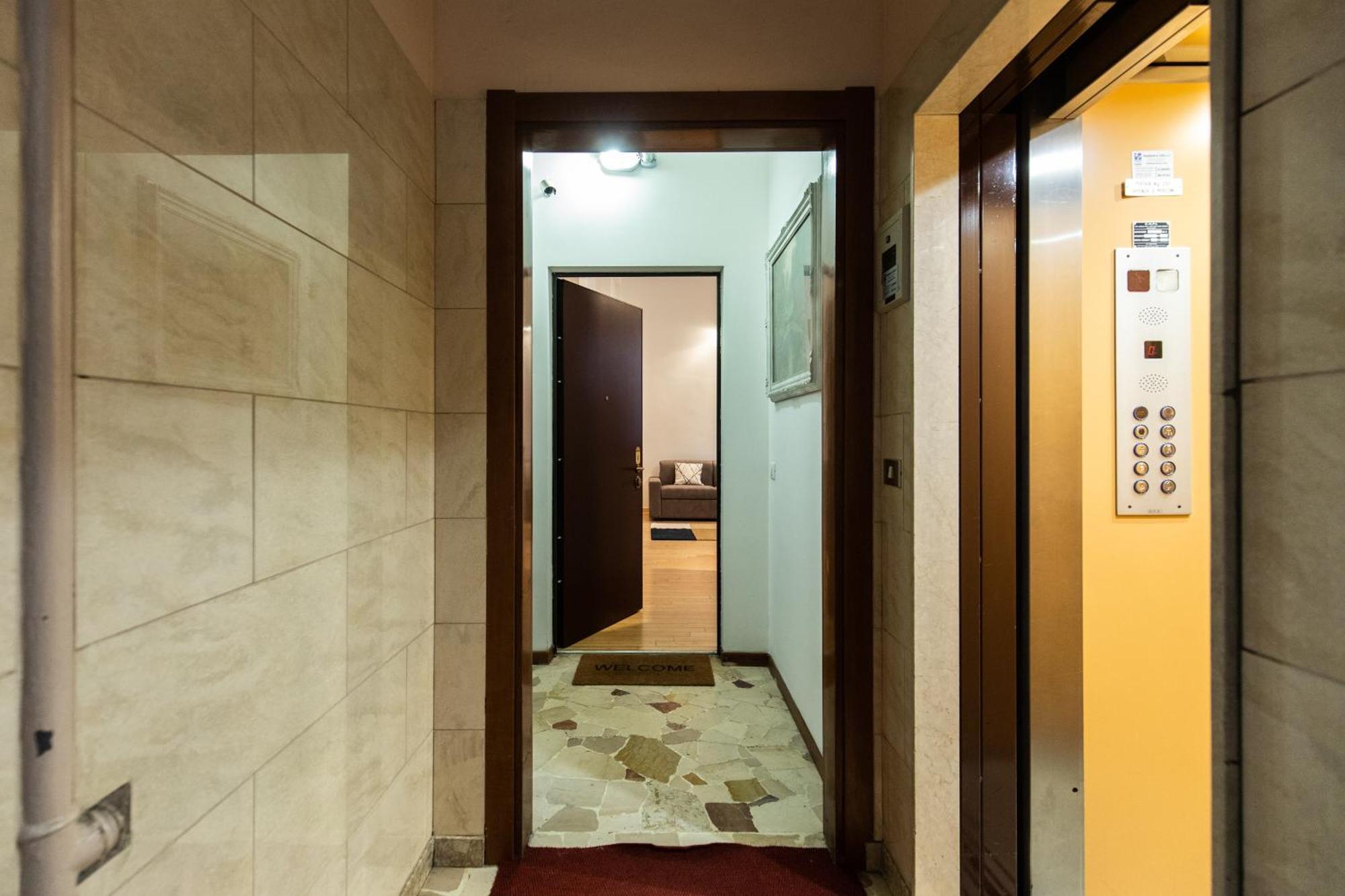 Ermes Apartment Милано Екстериор снимка