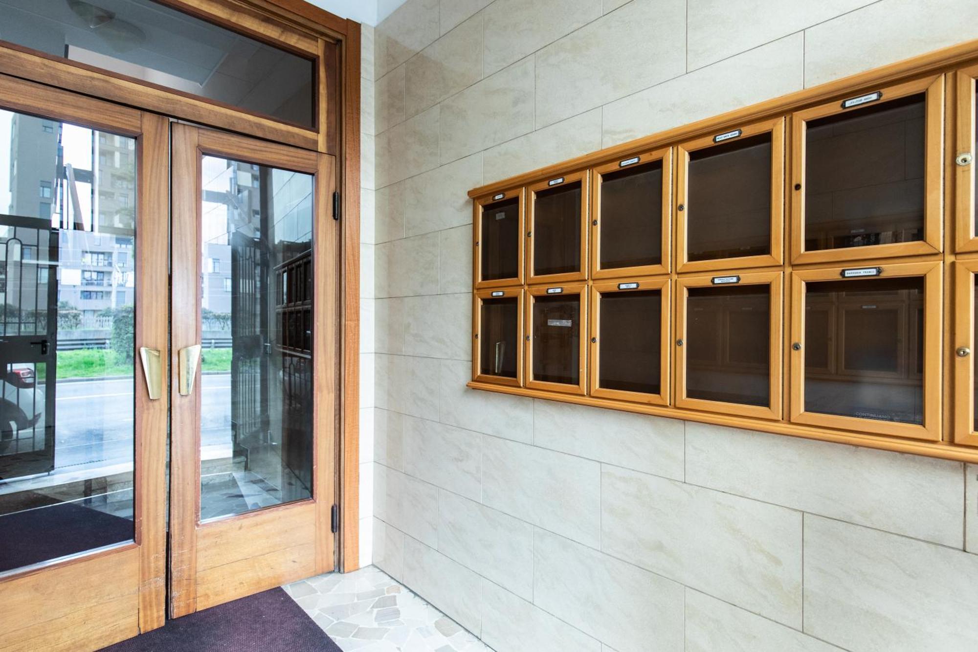 Ermes Apartment Милано Екстериор снимка