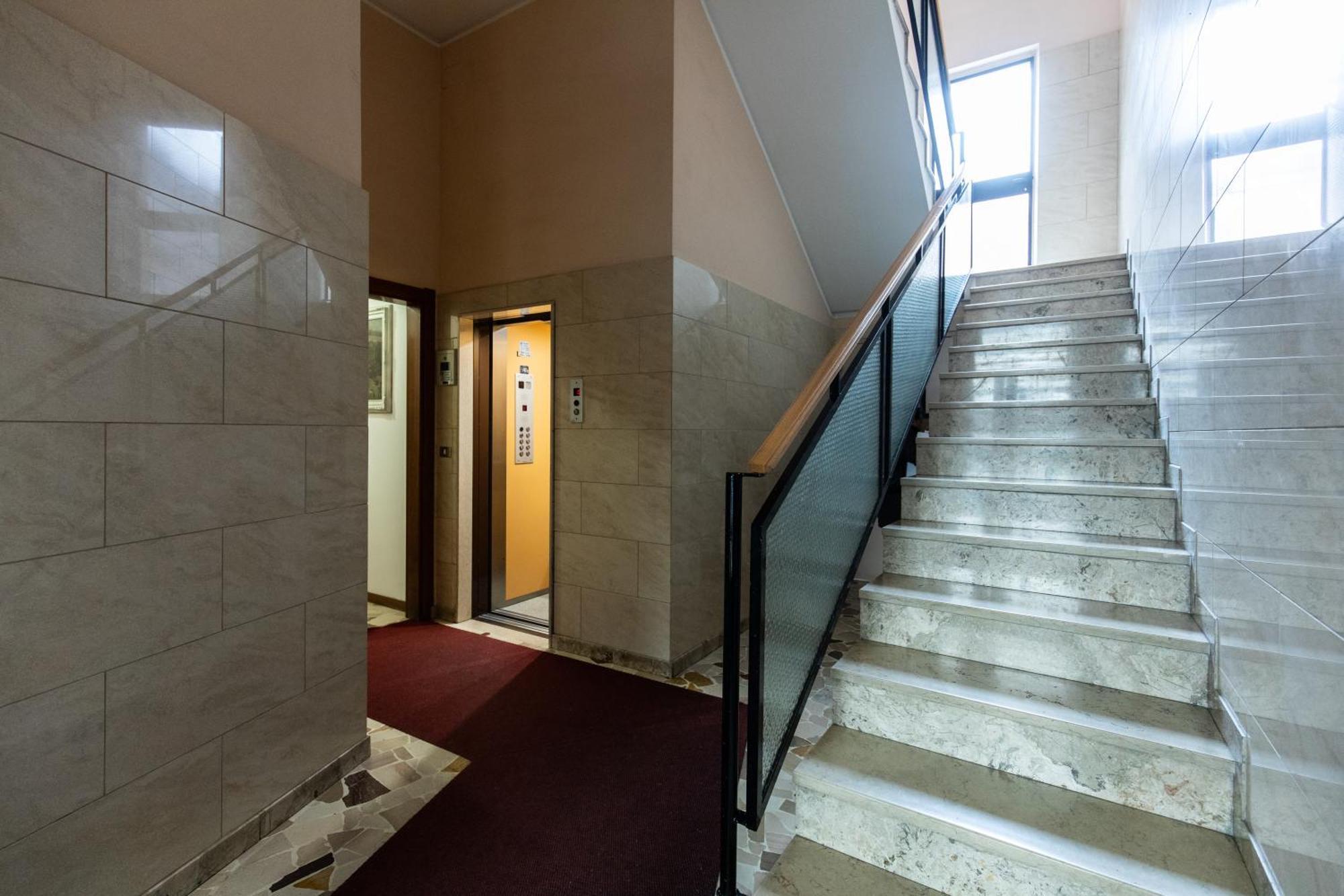 Ermes Apartment Милано Екстериор снимка